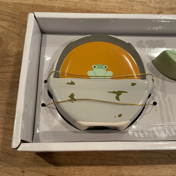 NIB Lucas Films Star Wars Baby Yoda Grogu Salt & Pepper Set - Picture 2 of 5